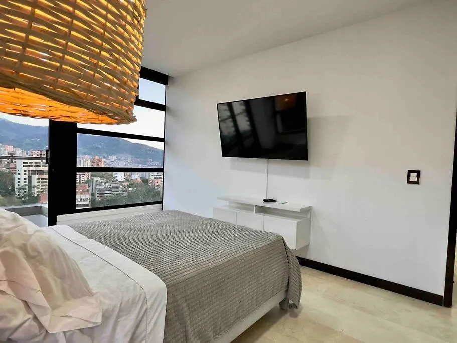 2001 Charming Apartment In El Poblado Medellín